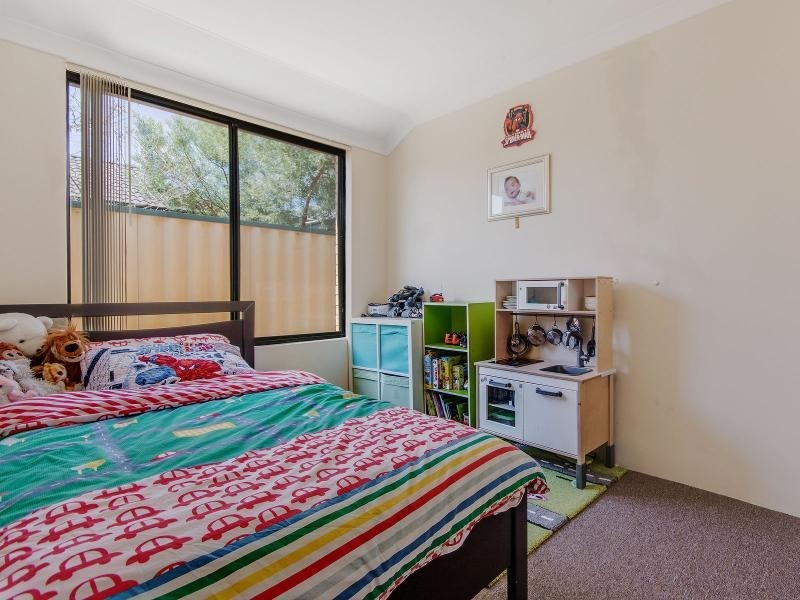 15 Carpentaria Drive, Port Kennedy WA 6172