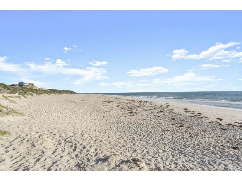 16 Galleon Place, Yanchep WA 6035