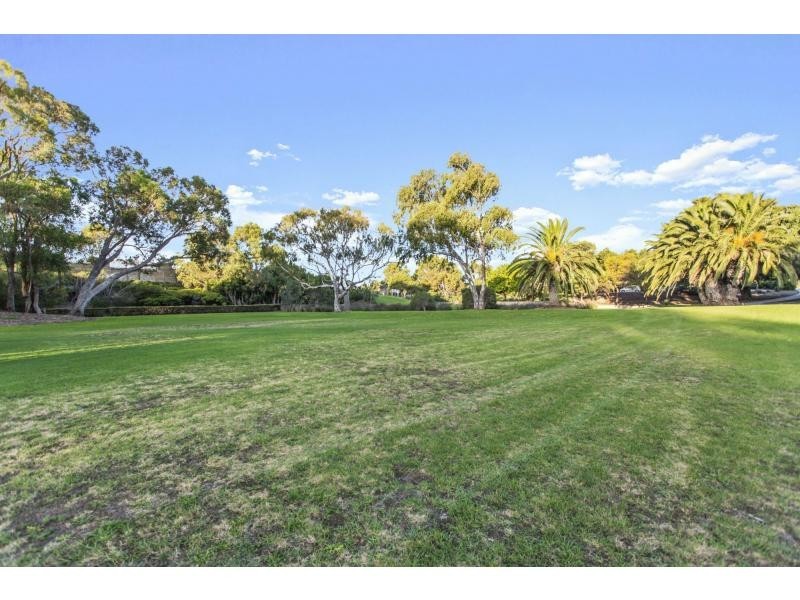 16 Galleon Place, Yanchep WA 6035