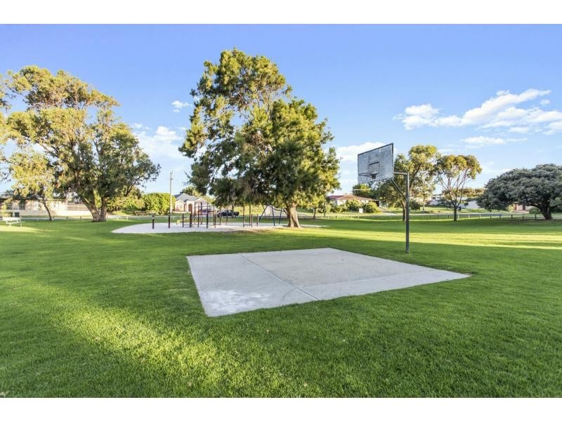 16 Galleon Place, Yanchep WA 6035