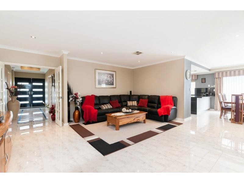 31 Russell Road, Madeley WA 6065