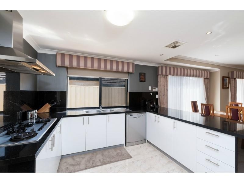 31 Russell Road, Madeley WA 6065