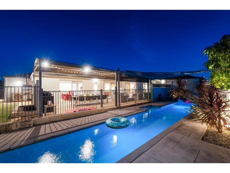 4 Walbrook Mews, Landsdale WA 6065