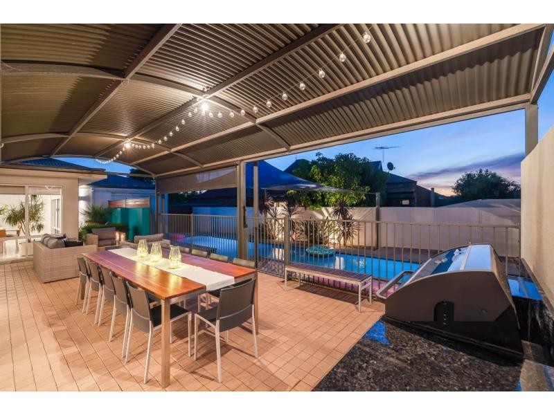 4 Walbrook Mews, Landsdale WA 6065