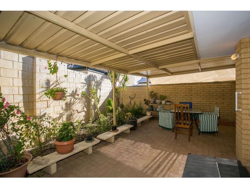 2/16 Monterey Street, Nollamara WA 6061