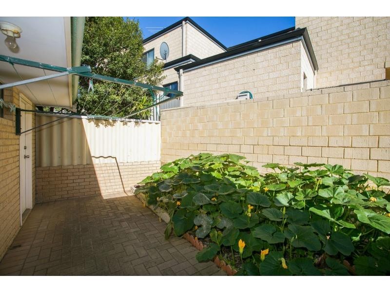 2/16 Monterey Street, Nollamara WA 6061