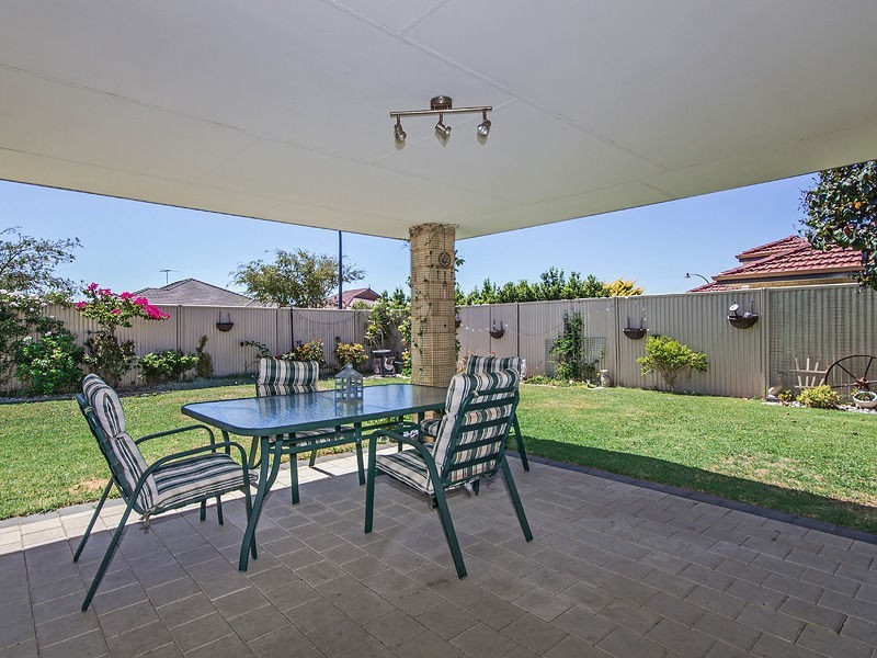 90 Harrington Waters Drive, Waikiki WA 6169