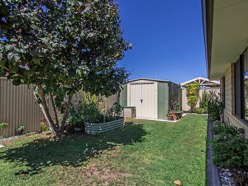 90 Harrington Waters Drive, Waikiki WA 6169