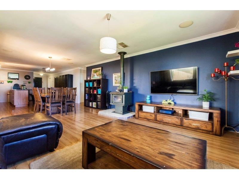 62 Hurd Road, Bullsbrook WA 6084