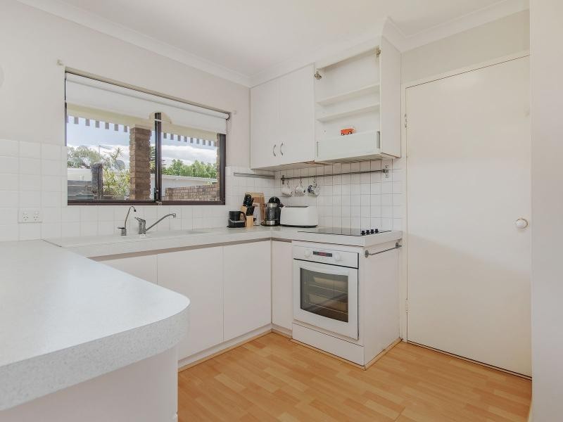 6/7 Fisher Street, Rockingham WA 6168