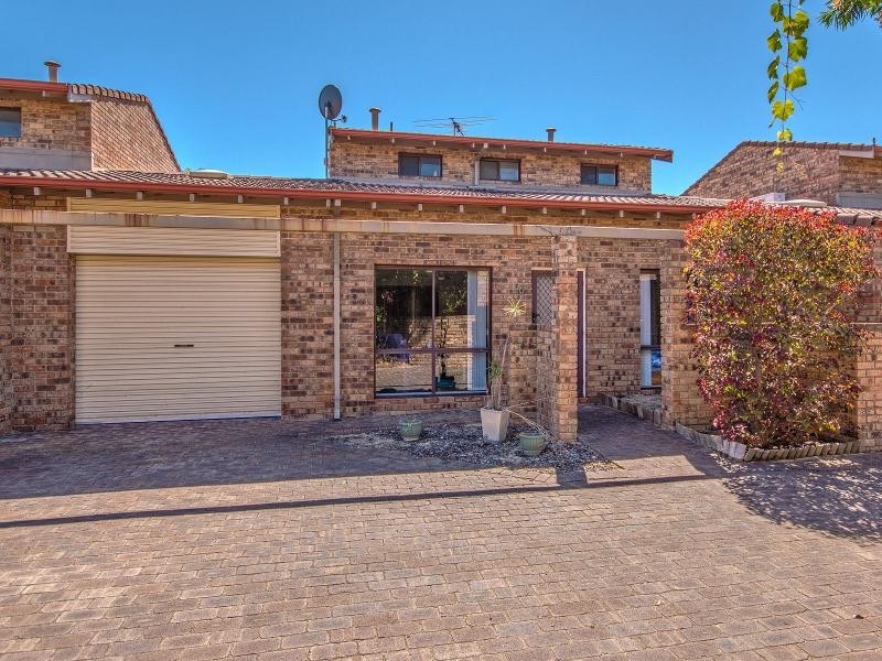 6/7 Fisher Street, Rockingham WA 6168