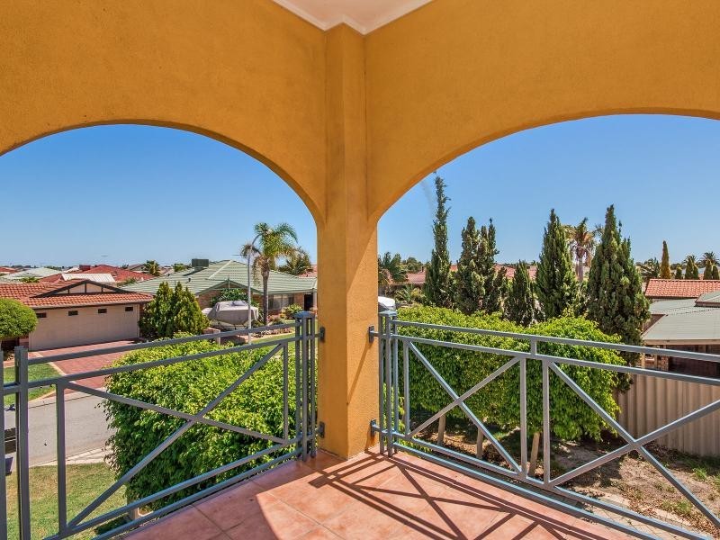 11 Collie Close, Rockingham WA 6168