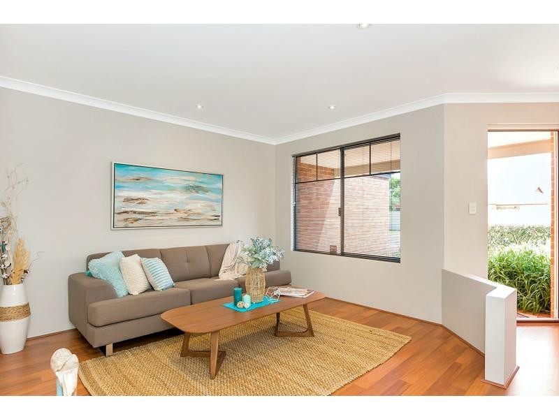 28 Clarafield Meander, Tapping WA 6065