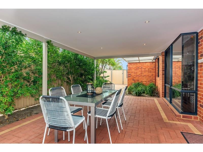 28 Clarafield Meander, Tapping WA 6065