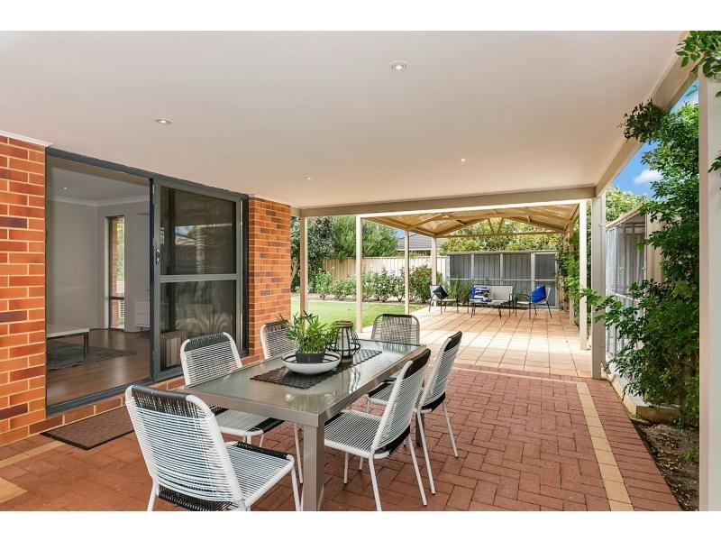 28 Clarafield Meander, Tapping WA 6065