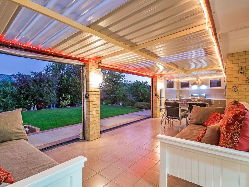 6 Cable Retreat, Waikiki WA 6169