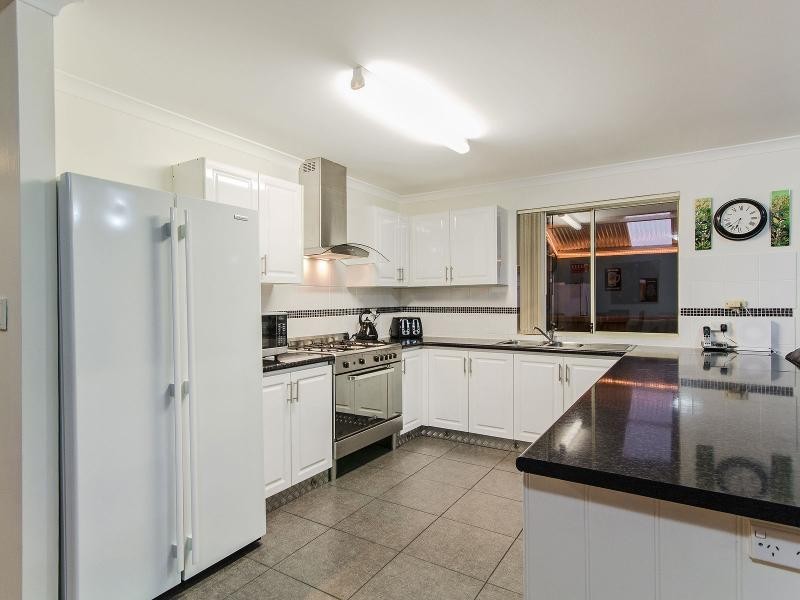 6 Cable Retreat, Waikiki WA 6169