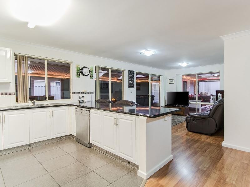 6 Cable Retreat, Waikiki WA 6169