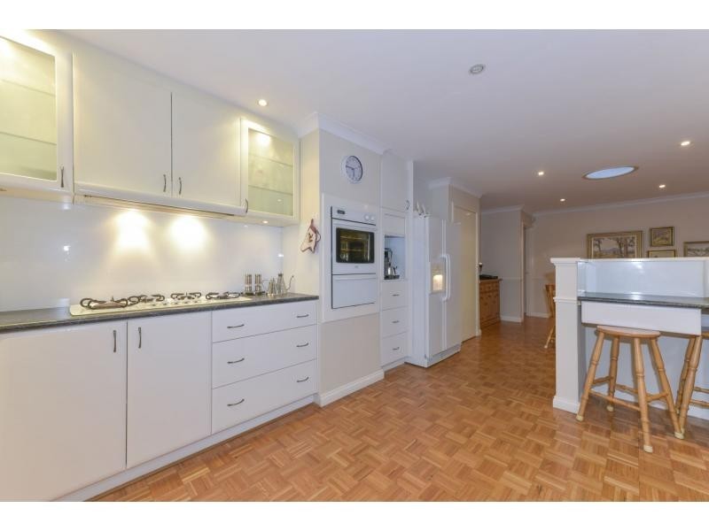 34 Fallbrook Avenue, Woodvale WA 6026