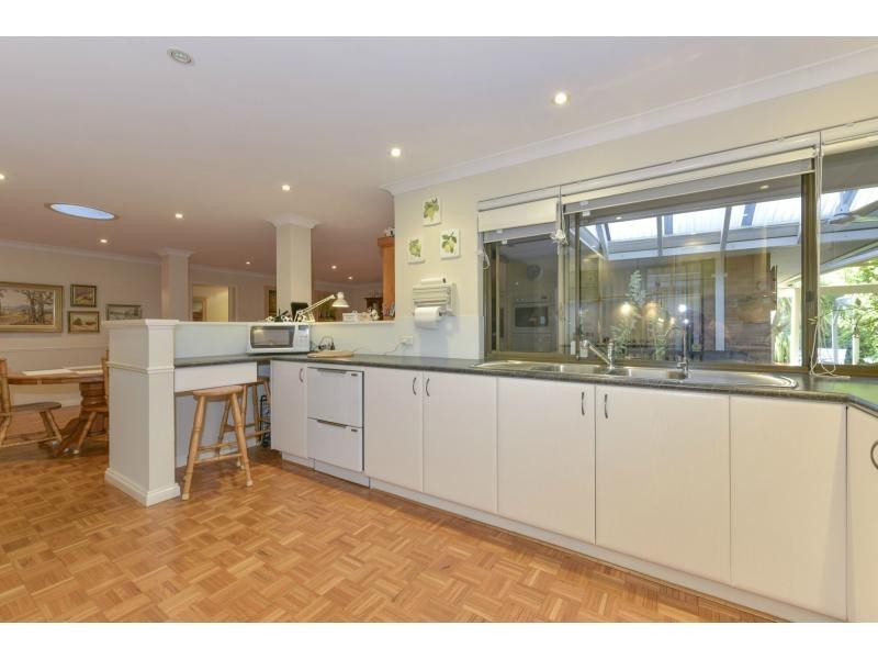 34 Fallbrook Avenue, Woodvale WA 6026