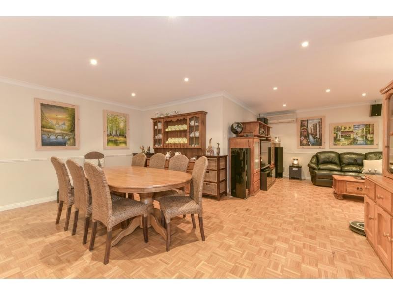 34 Fallbrook Avenue, Woodvale WA 6026