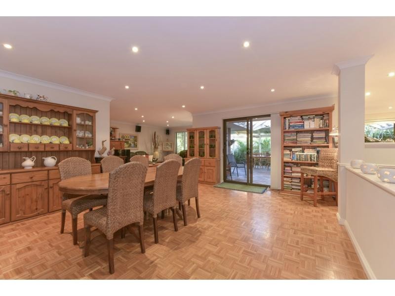 34 Fallbrook Avenue, Woodvale WA 6026