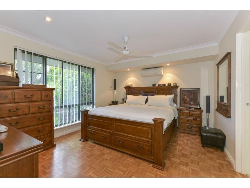 34 Fallbrook Avenue, Woodvale WA 6026