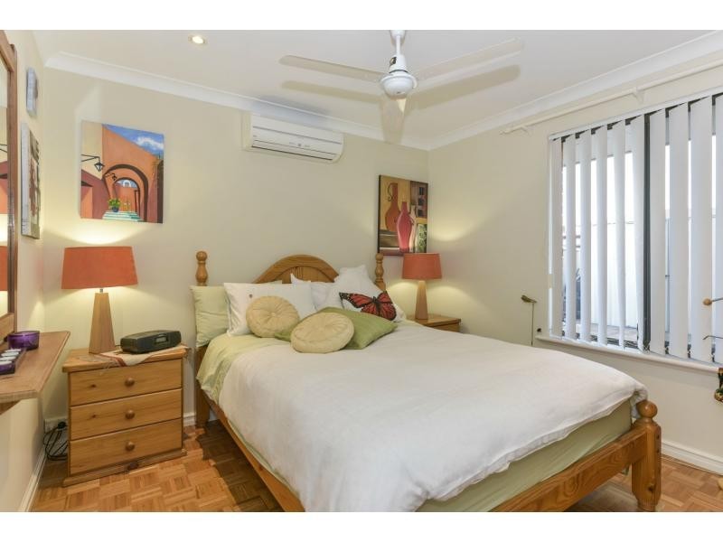 34 Fallbrook Avenue, Woodvale WA 6026