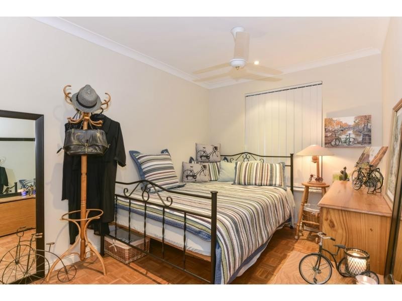 34 Fallbrook Avenue, Woodvale WA 6026