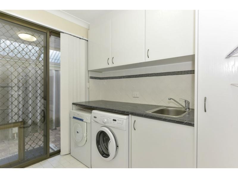 34 Fallbrook Avenue, Woodvale WA 6026