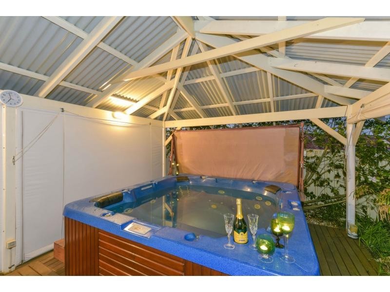 34 Fallbrook Avenue, Woodvale WA 6026