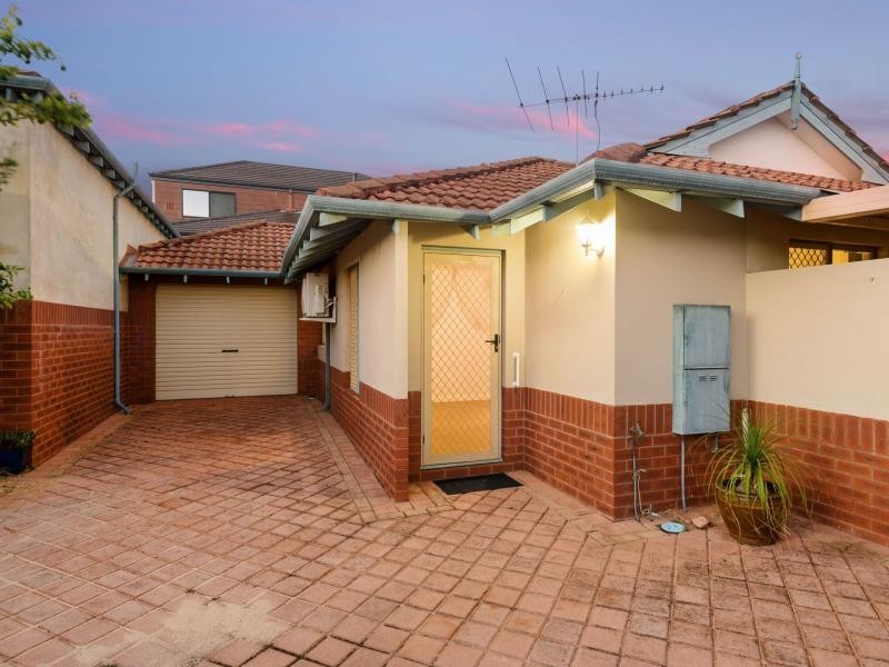 3/8 Muir Street, Innaloo WA 6018