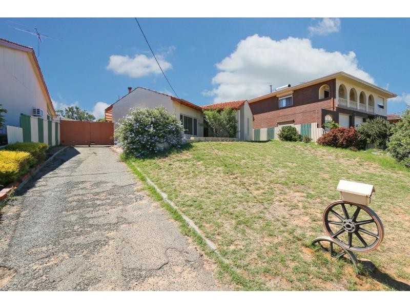 6 Malcolm Street, Spearwood WA 6163