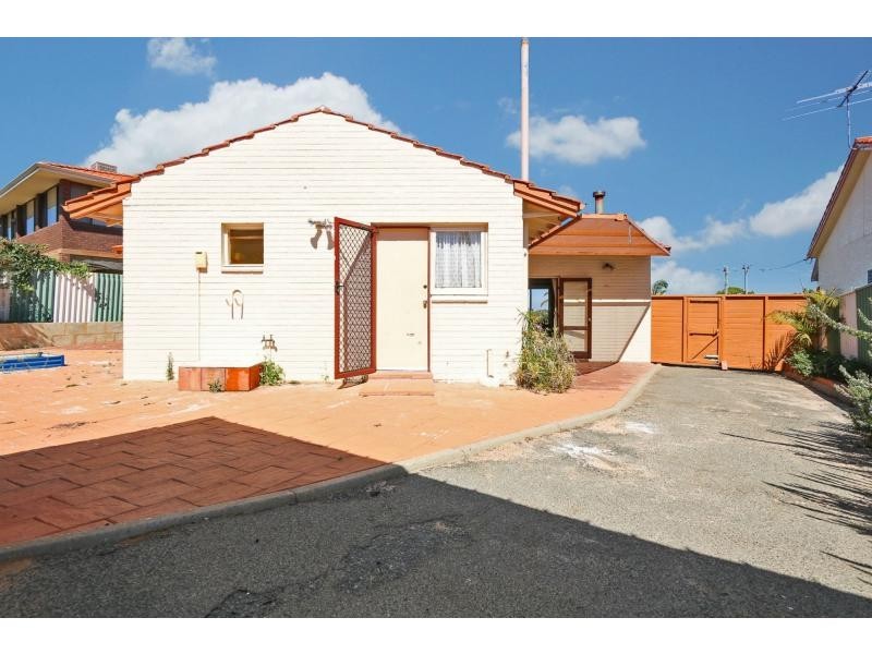 6 Malcolm Street, Spearwood WA 6163