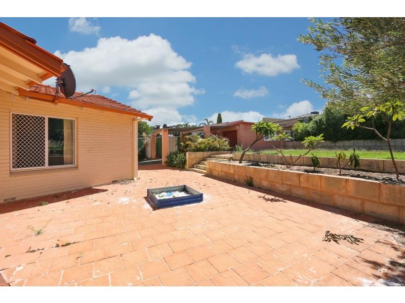 6 Malcolm Street, Spearwood WA 6163