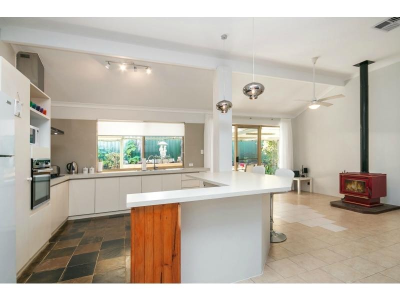 41 Perham Crescent, Leda WA 6170