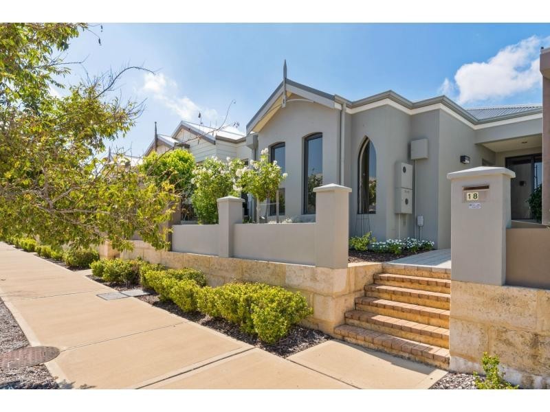 18 Navarre Way, Butler WA 6036
