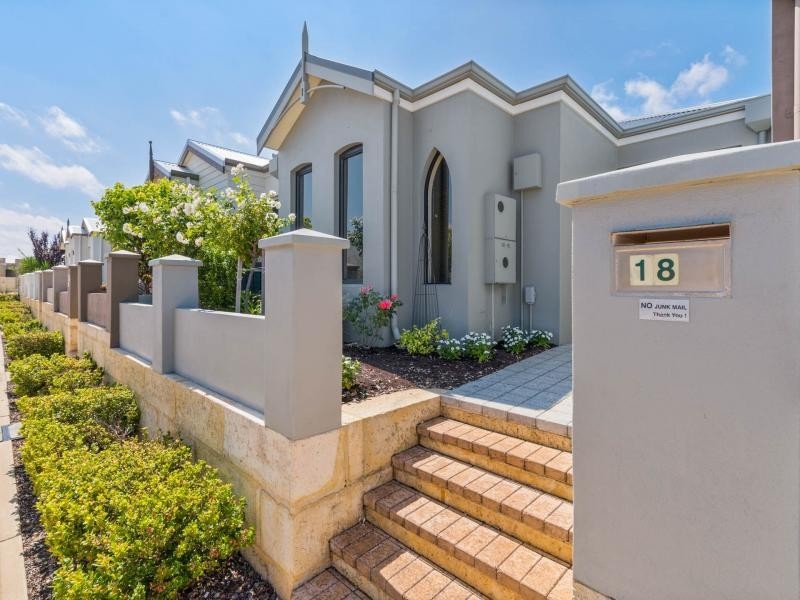 18 Navarre Way, Butler WA 6036