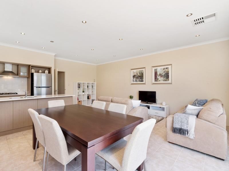 18 Navarre Way, Butler WA 6036