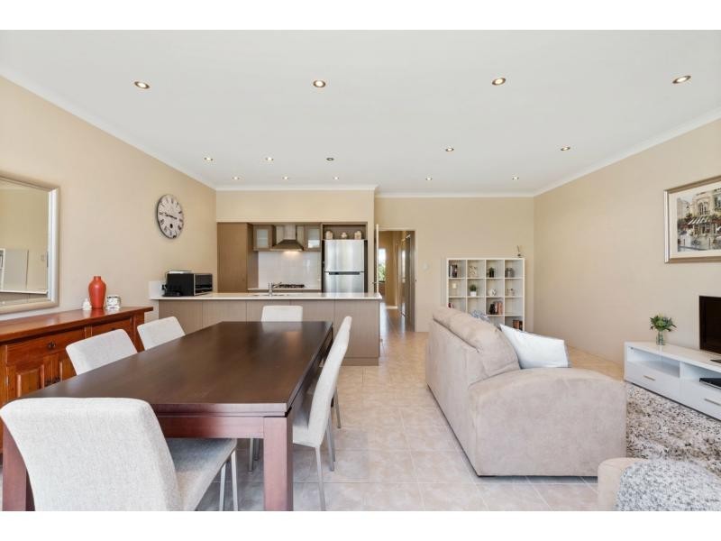 18 Navarre Way, Butler WA 6036