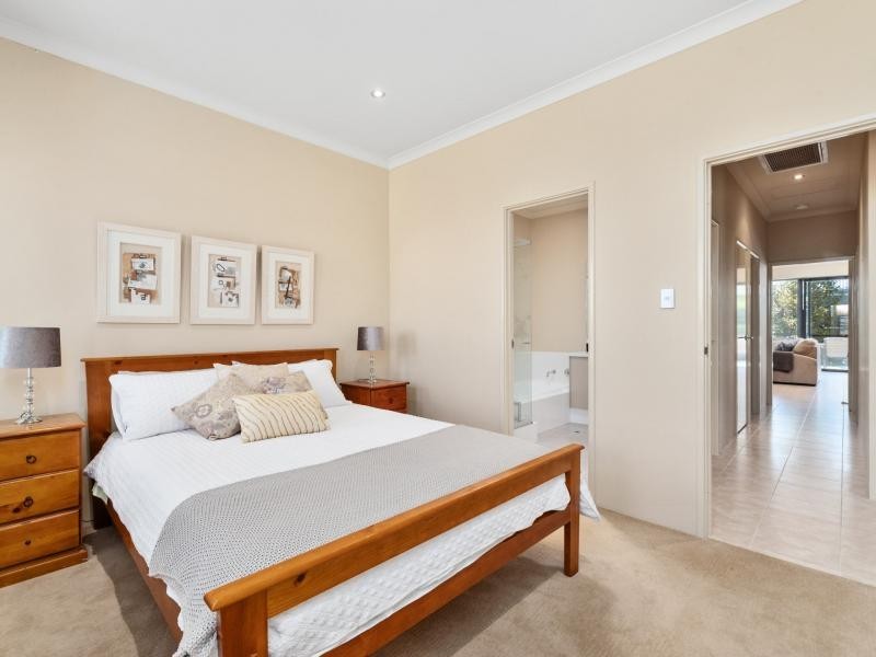 18 Navarre Way, Butler WA 6036