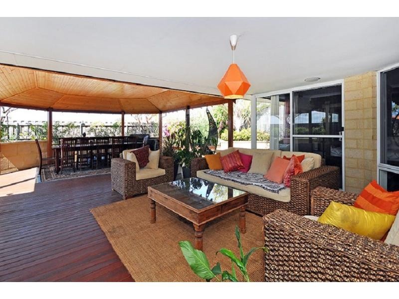 17 Hartley Pass, Ellenbrook WA 6069