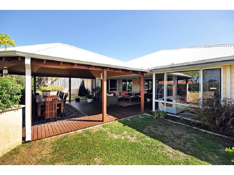 17 Hartley Pass, Ellenbrook WA 6069