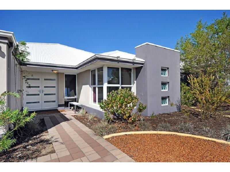 17 Hartley Pass, Ellenbrook WA 6069