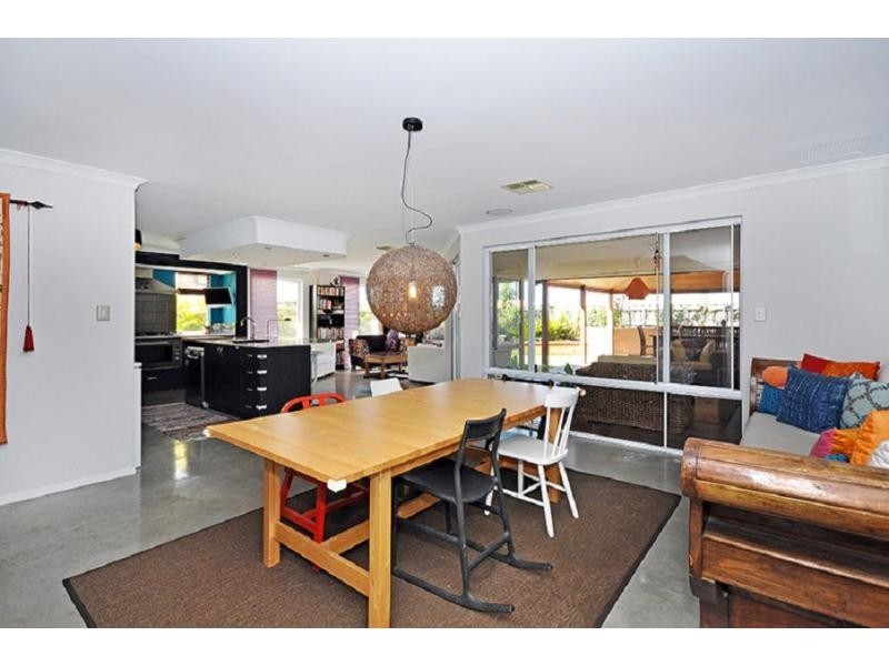 17 Hartley Pass, Ellenbrook WA 6069