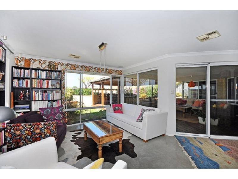 17 Hartley Pass, Ellenbrook WA 6069