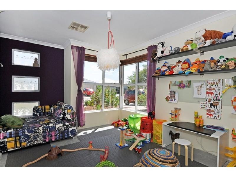 17 Hartley Pass, Ellenbrook WA 6069