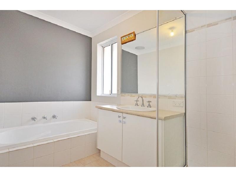 17 Hartley Pass, Ellenbrook WA 6069