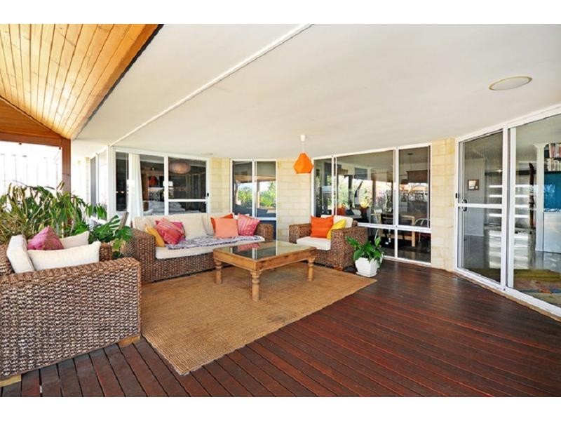 17 Hartley Pass, Ellenbrook WA 6069