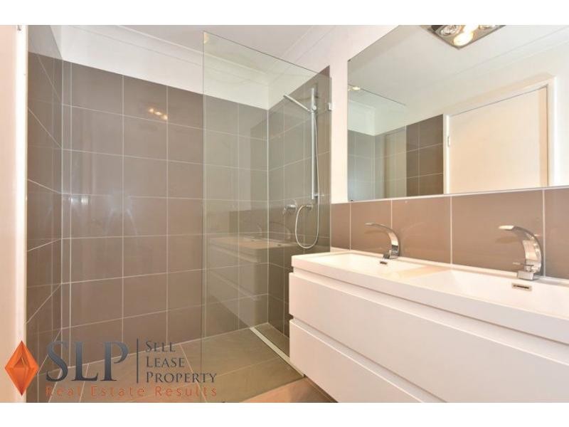 48 Lakefront Circle, The Vines WA 6069